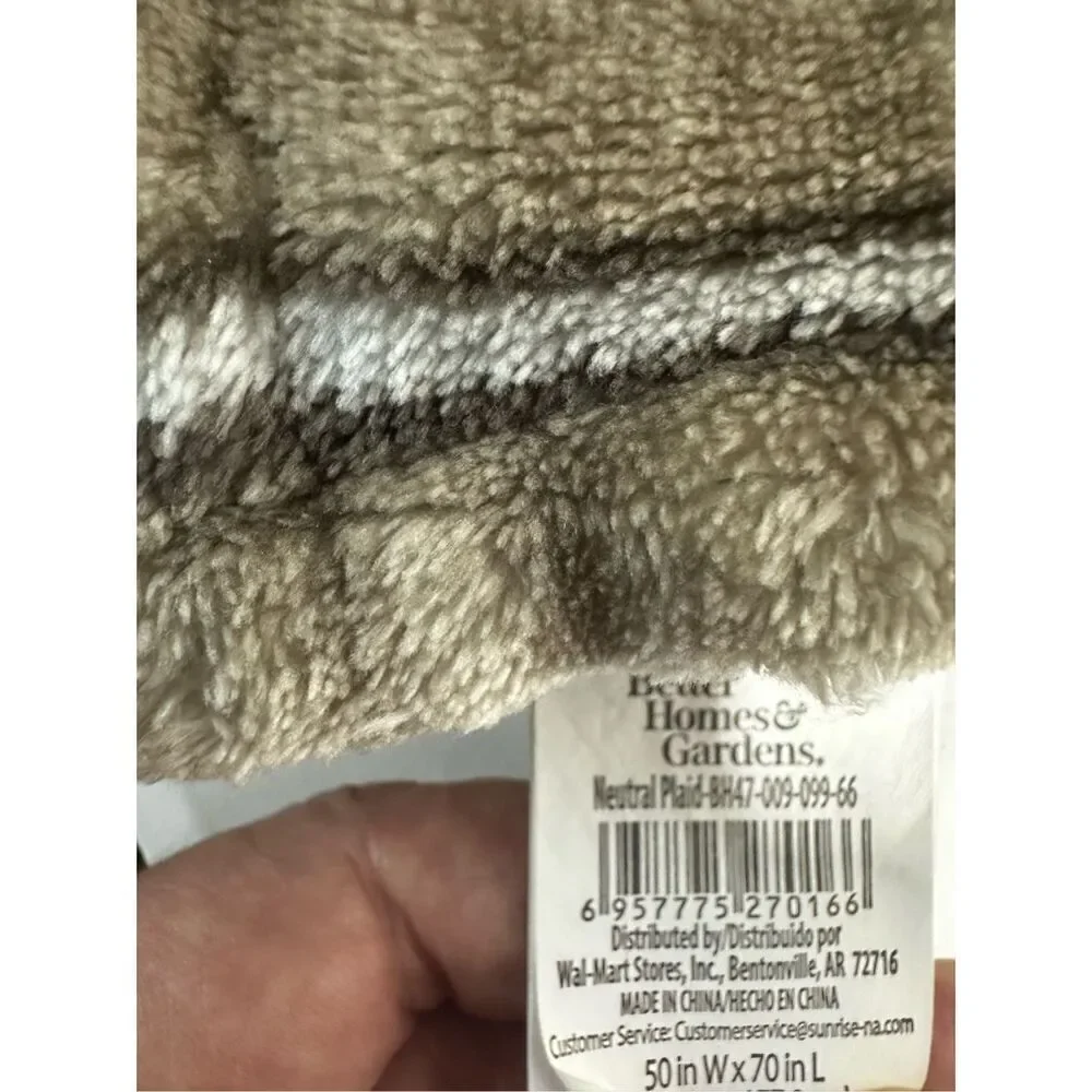 Better Homes & Gardens Fleece Plush Throw Blanket Plaid 50” x 70” Brown